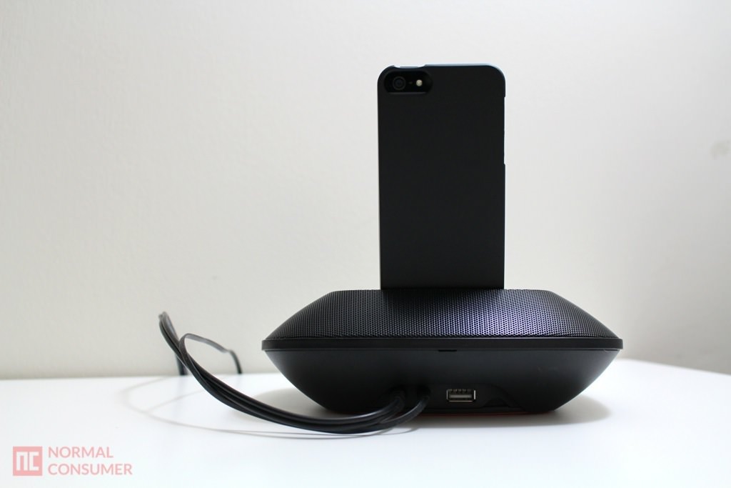 JBL OnBeat Micro review: A compact iPhone 5 speaker dock with some kick -  CNET