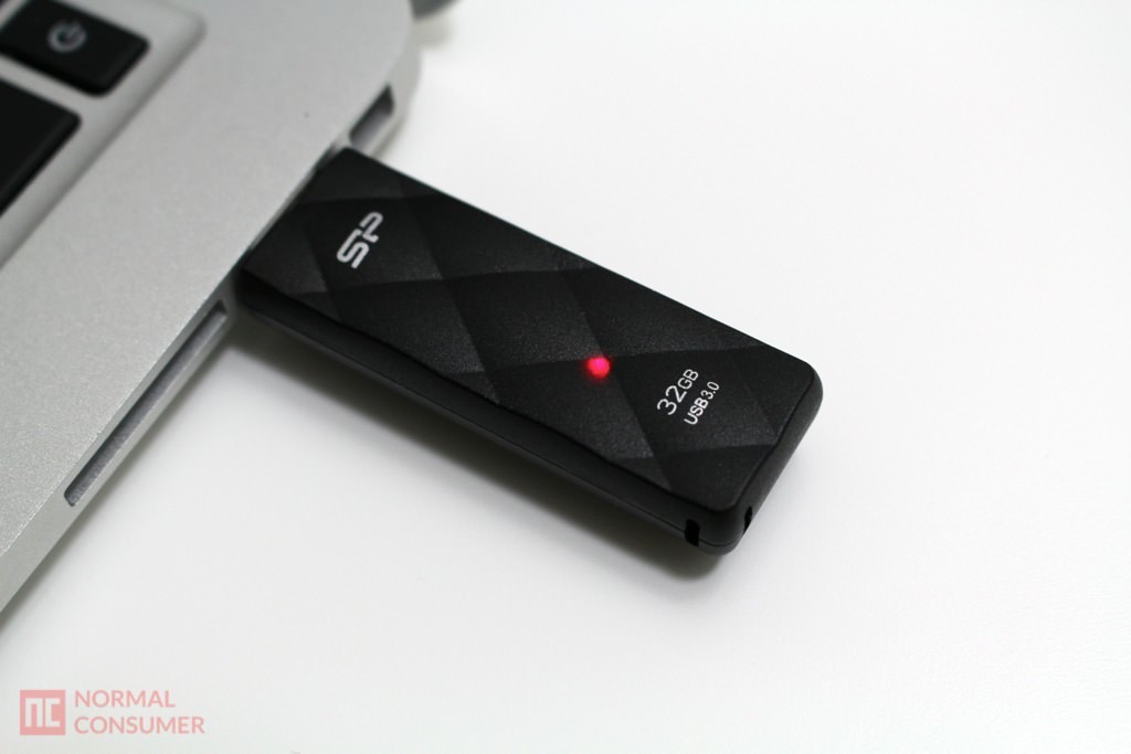 Silicon Power Blaze B20 USB 3.0 Flash Drive 10